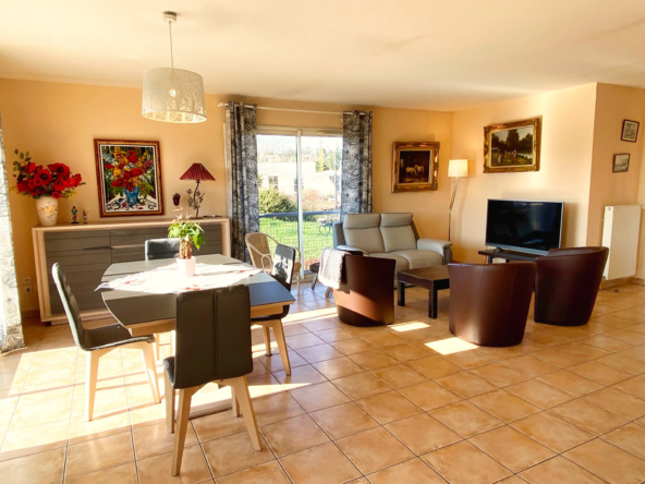 Appartement T4 à Aubenas avec terrasse, garage et parking - Résidence sécurisée