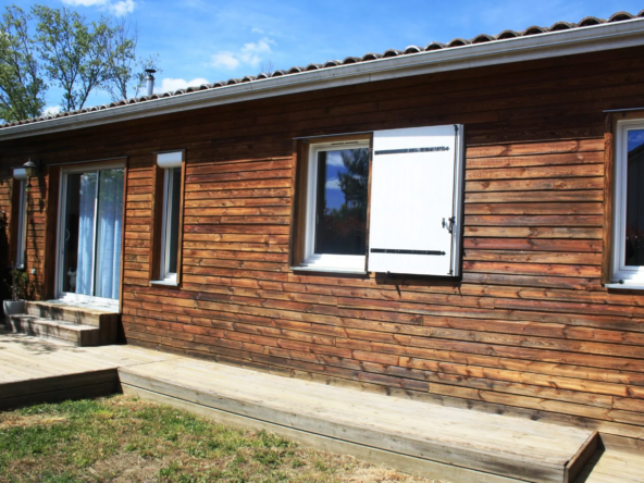 Pavillon de plain-pied en bois à Graulhet avec 3 chambres et terrasse