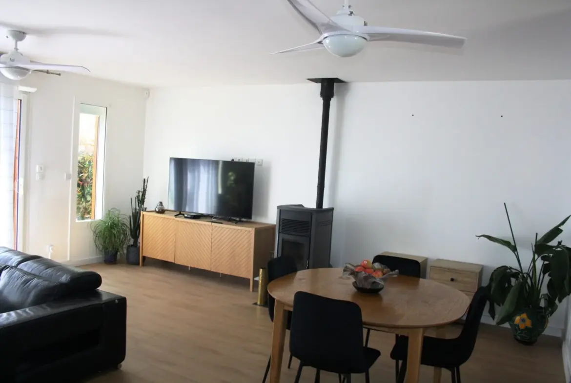 Pavillon de plain-pied en bois à Graulhet avec 3 chambres et terrasse 