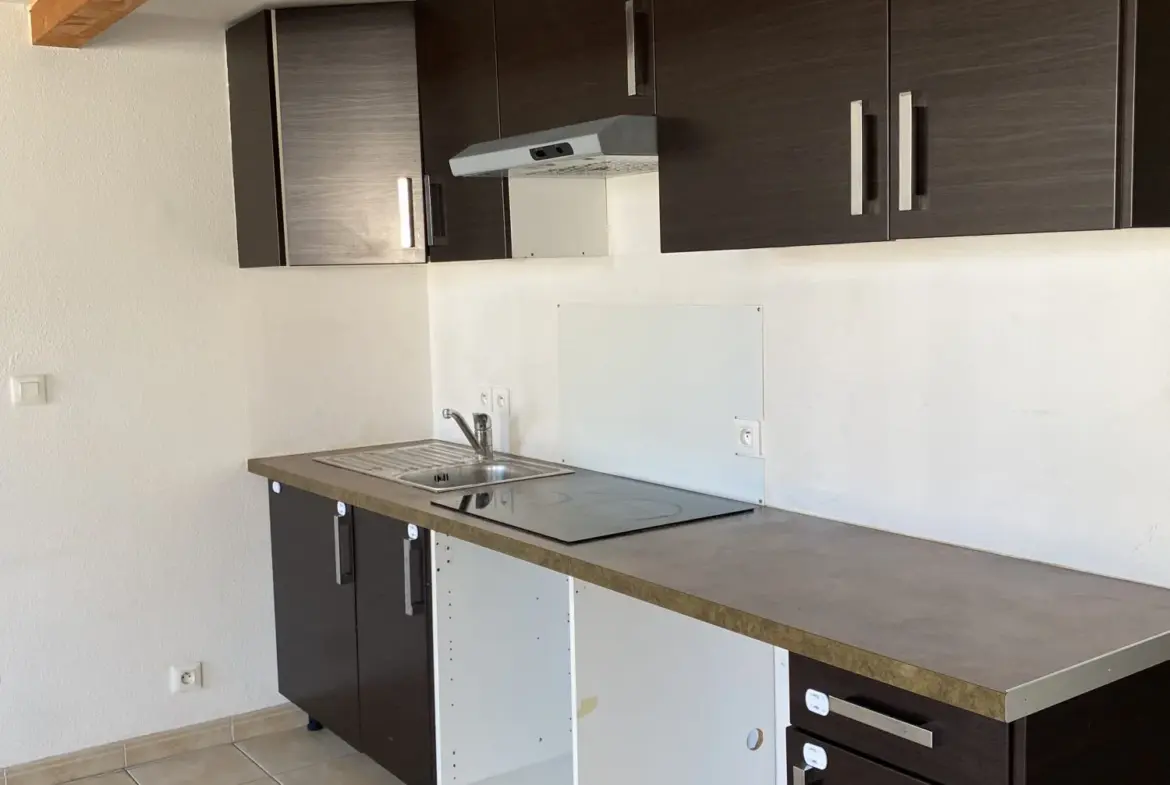 Appartement duplex 4 pièces à Sigean – Centre-ville lumineux et équipé 