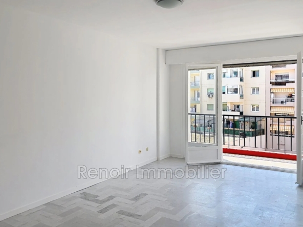 A vendre Appartement 2 pièces à Cagnes-sur-Mer en plein centre-ville