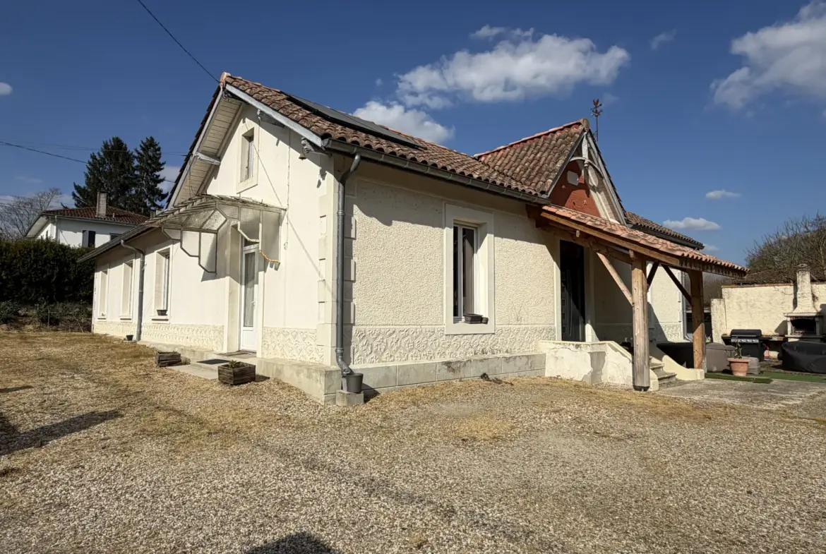 Maison en pierre rénovée de 175 m² à Bazas, proche commodités 