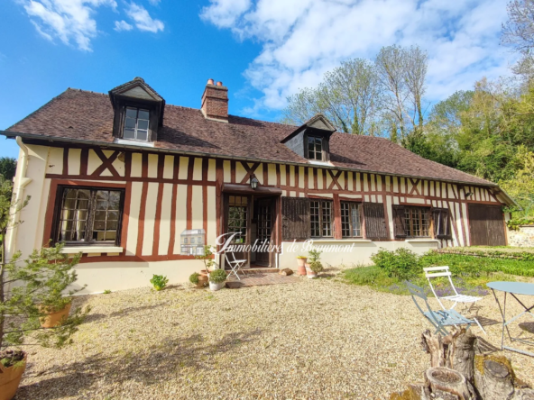 Charmante maison de caractère proche de Beaumont le Roger avec terrain de 7080 m²