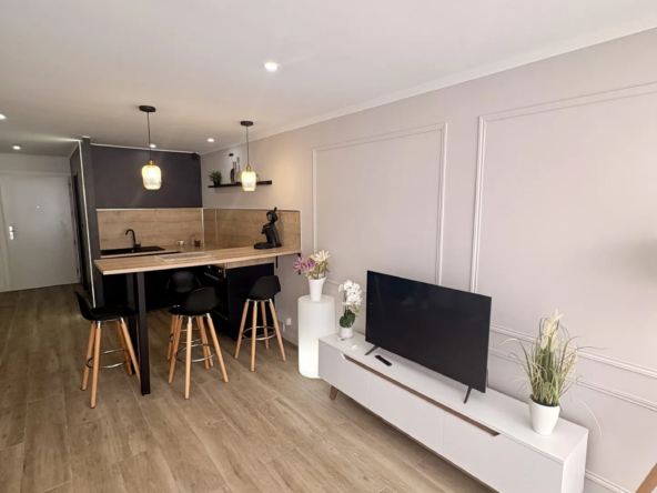 Studio rénové de 30 m² avec terrasse à La Grande-Motte, secteur Ponant