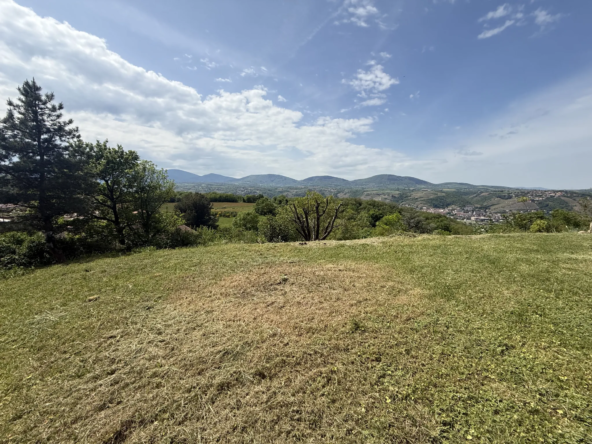 Terrain à bâtir de 804 m² à Chonas-l’Amballan avec vue dégagée et orientation sud-ouest