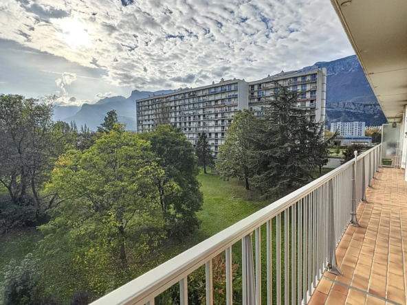 Vue balcon  Appartement 4 chambres avec balcon et cave au Canton, Le Pont-de-Claix