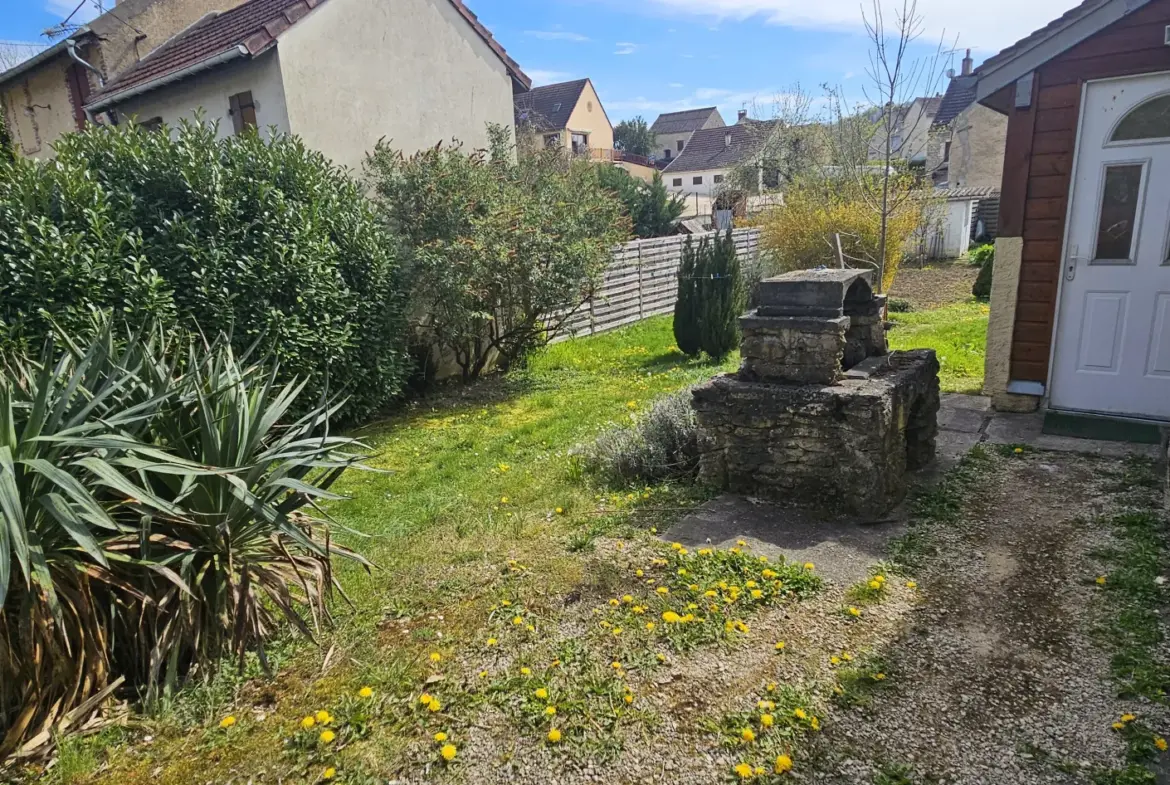 Charmante maison de 35 m² avec grand jardin à Voutenay-sur-Cure 