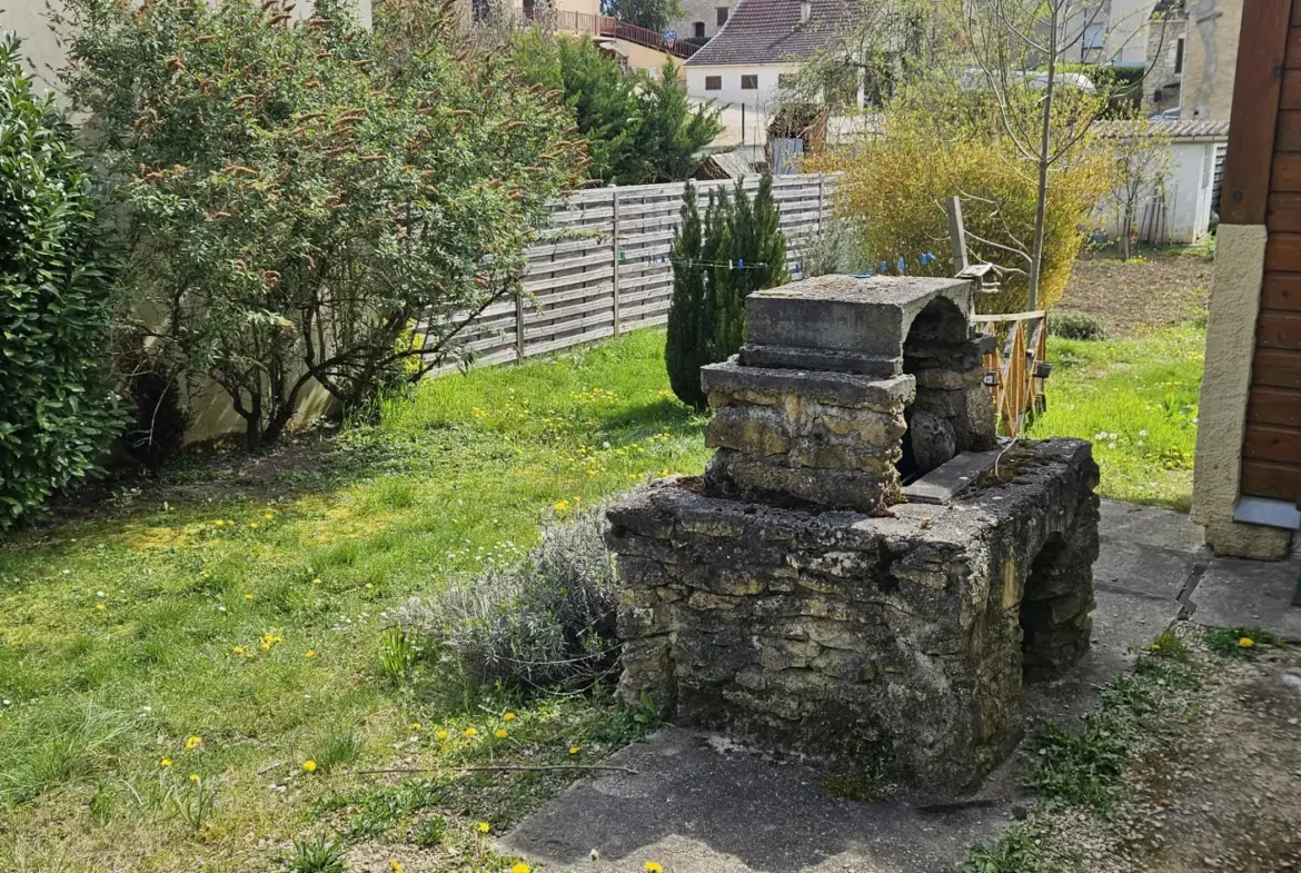 Charmante maison de 35 m² avec grand jardin à Voutenay-sur-Cure 