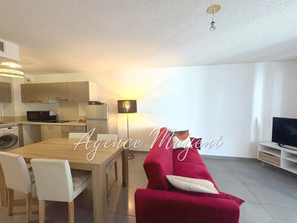 Appartement 2 pièces à Cannes centre-ville avec terrasse et parking disponible