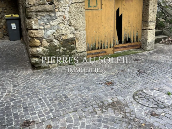 Garage de 15 m² à Villemagne-l'Argentière, facilité d'accès en vente