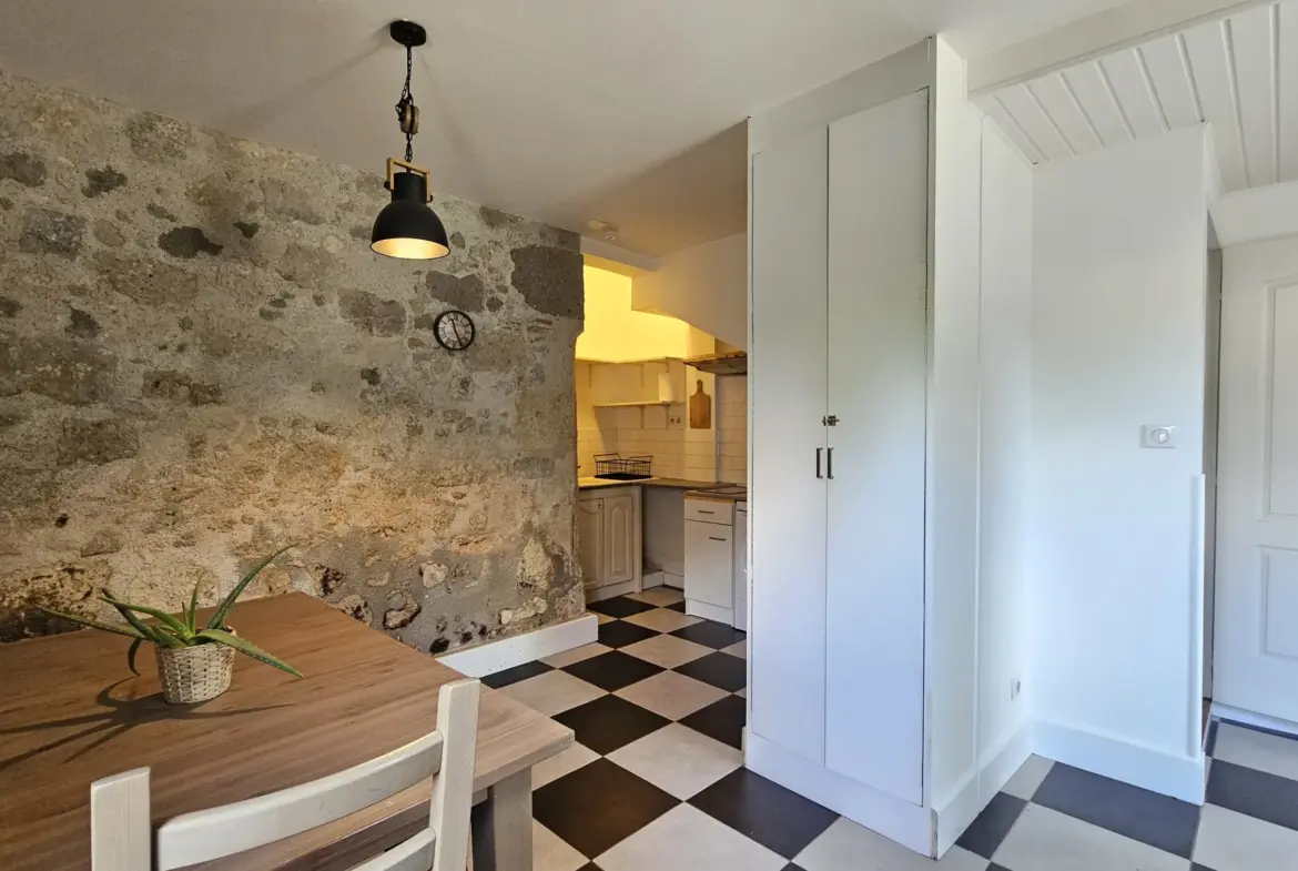 Maison en pierre à vendre à Mezin, idéal premier achat ou investissement locatif 