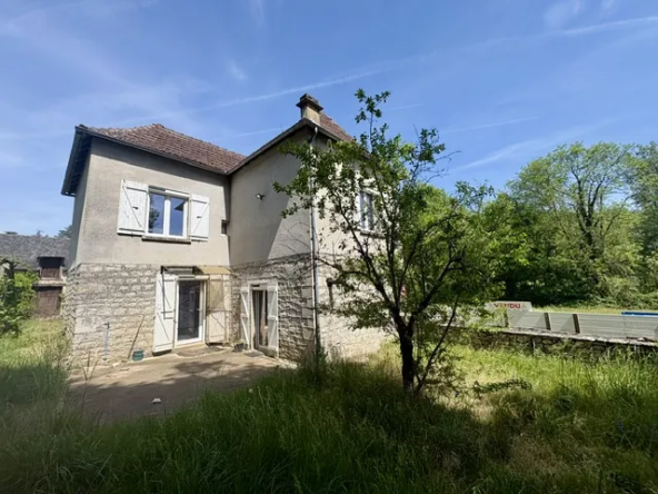 Charmante maison de 107m² en Périgord Noir avec grand terrain et options d'aménagement