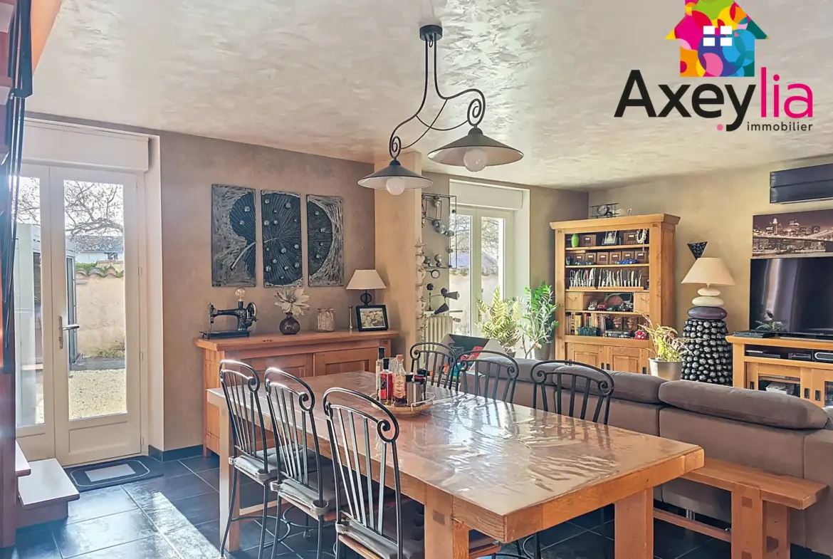 Maison à vendre à Charlieu avec terrasse et garage - 4 chambres, terrain de 424 m² 
