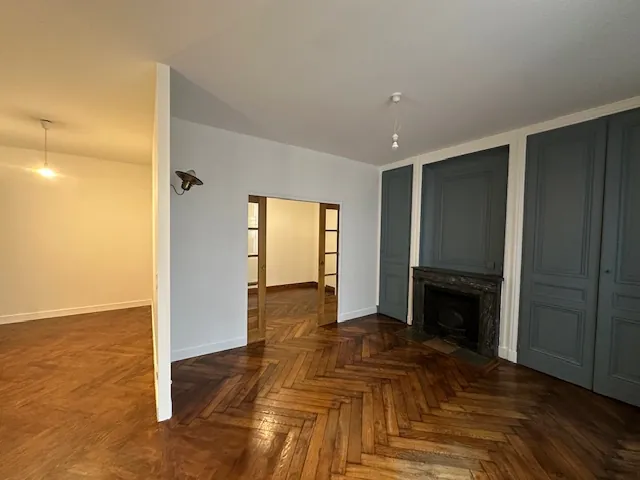 Bel appartement de 53 m² à Lyon 6e dans un immeuble haussmannien proche commodités 