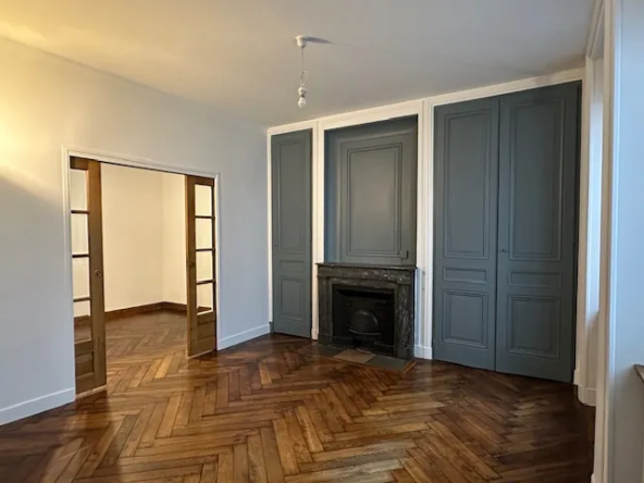 Bel appartement de 53 m² à Lyon 6e dans un immeuble haussmannien proche commodités