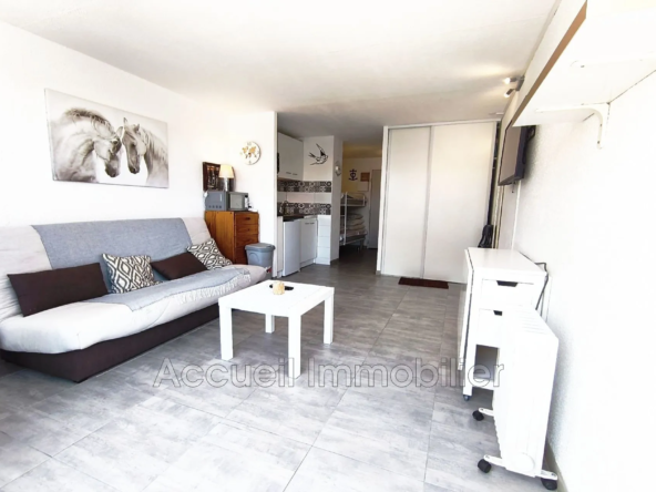 Studio cabine avec balcon à Le Grau du Roi, résidence sécurisée et piscine