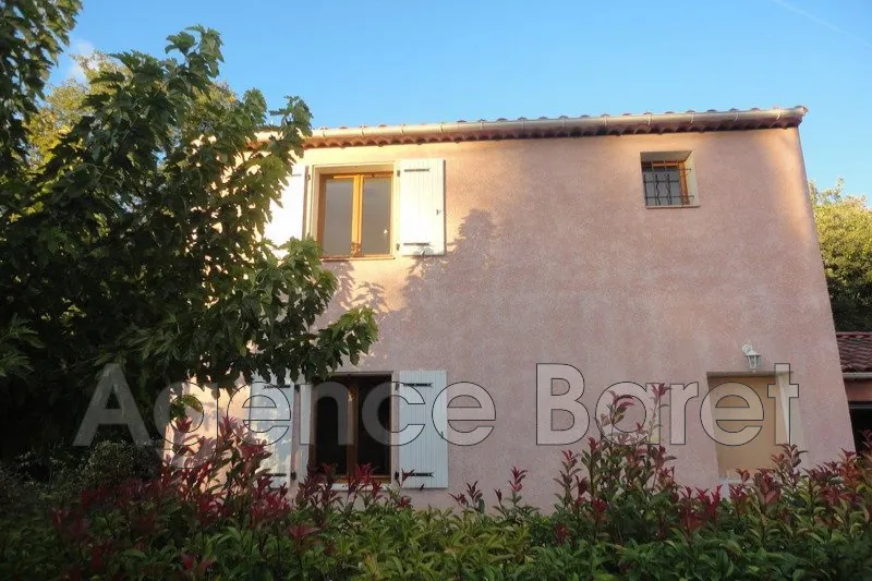 Belle maison T4 avec jardin et garage à Taradeau 