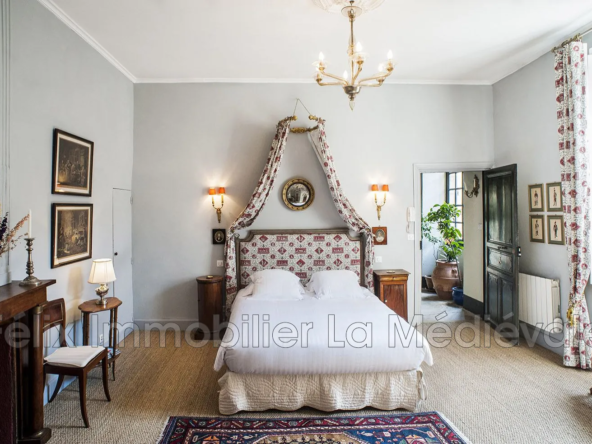 Studio historique rénové à vendre au cœur de Sarlat-la-Canéda