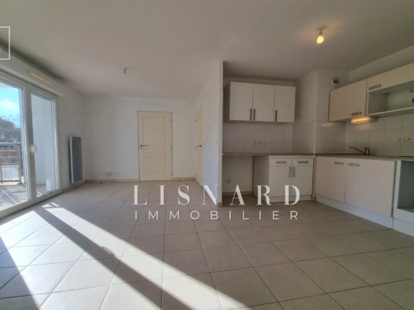 A vendre appartement 3 pièces avec terrasse à Vallauris près Sophia-Antipolis