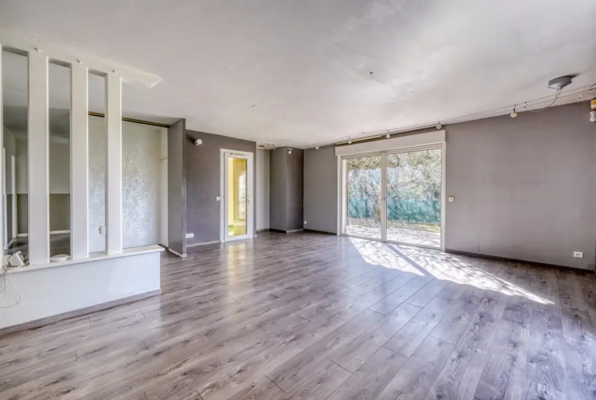 Maison à rénover de 130 m² au Taillan-Médoc avec grand terrain de 1253 m² 