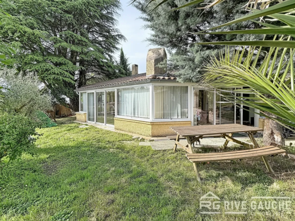 Maison contemporaine de 137 m² avec jardin à Manthes