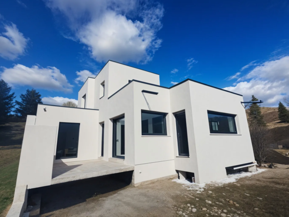 Maison neuve de 90 m² à Millau avec vue sur le Viaduc et jardin