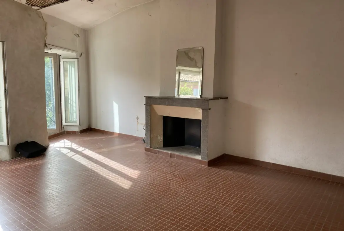 Aubaens Appartement T2 bis lumineux avec potentiel et faible charge 