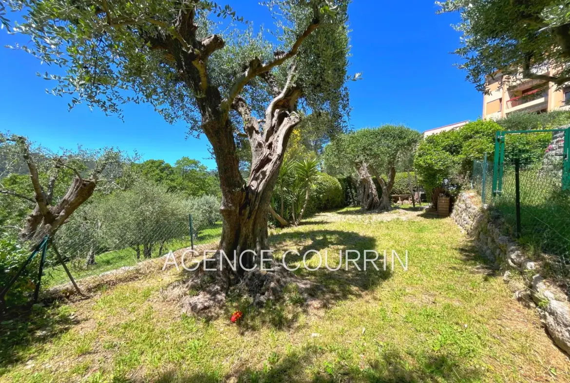 Appartement studio avec jardin privatif à vendre à Grasse 