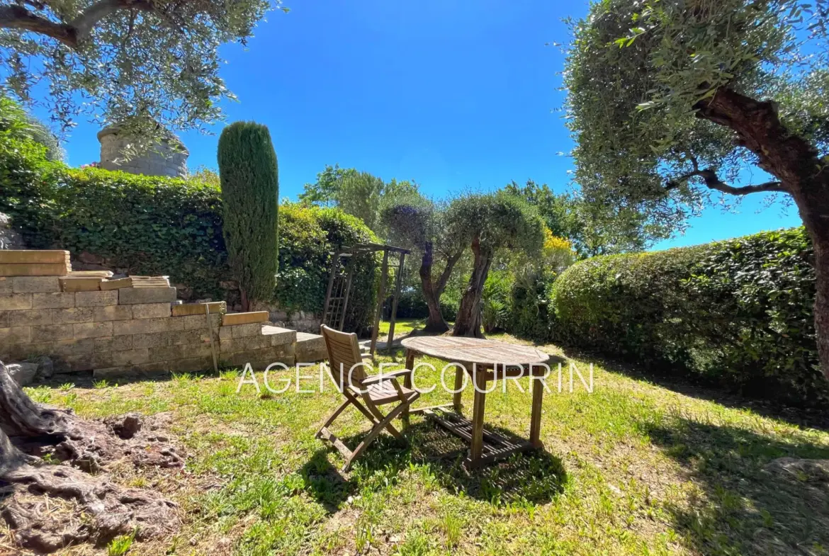Appartement studio avec jardin privatif à vendre à Grasse 