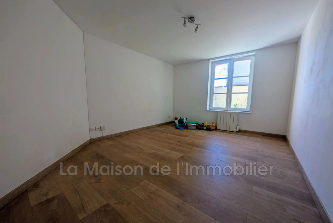 Appartement en rez-de-chaussée avec terrasse à Elbeuf – Idéalement situé 