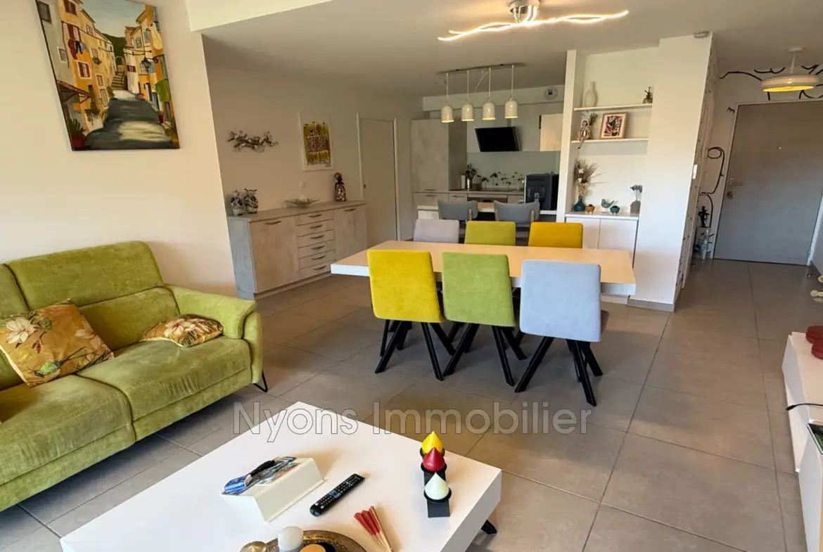 Appartement à vendre à Nyons - Dernier étage, terrasse et garage en Drôme Provençale 