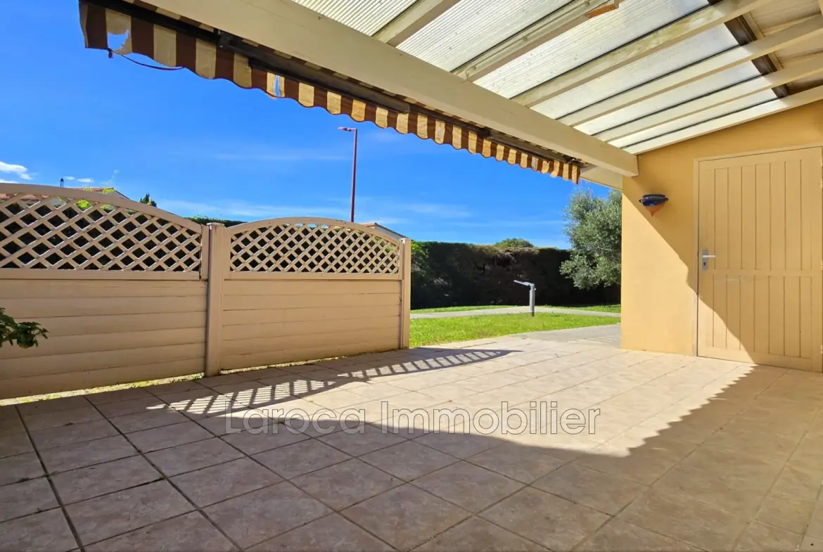 Maison à vendre à Saint Génis des Fontaines - 70,5 m² avec terrasse et piscine 