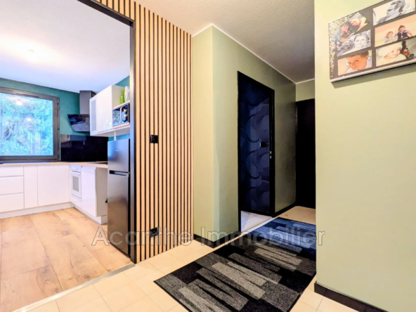 Appartement 2 pièces rénové à Montpellier Village avec parking et terrasse, secteur calme