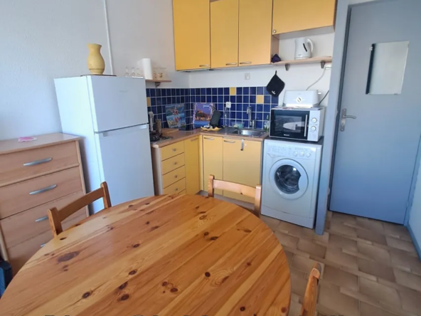 Charmant appartement 2 pièces à Gruissan Rive Droite avec parking et prestations modernes