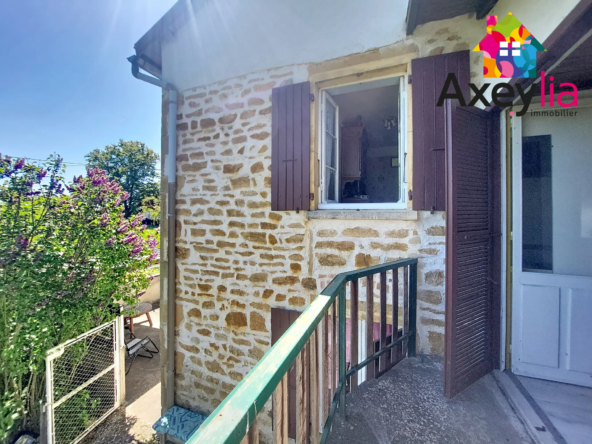 Fermette à vendre à Chandon avec 6 chambres, dépendances et terrain de 1173 m²