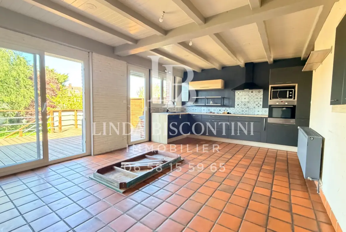 Maison familiale à Hénin-Beaumont avec 4 chambres, jardin et prestations modernes 