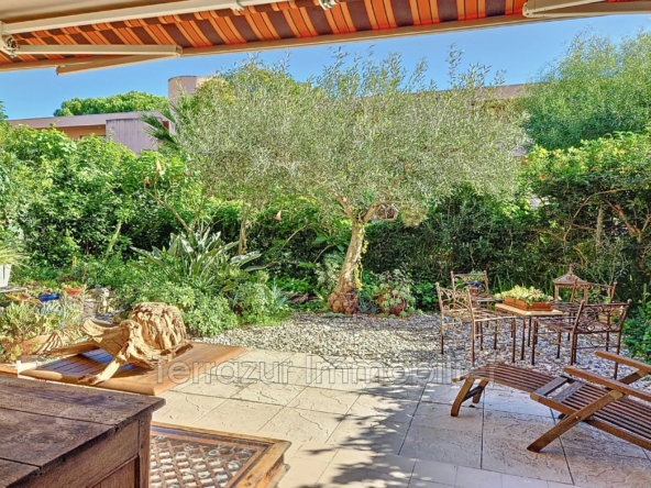 Appartement en rez-de-jardin à Golfe Juan avec terrasse, parking et cave
