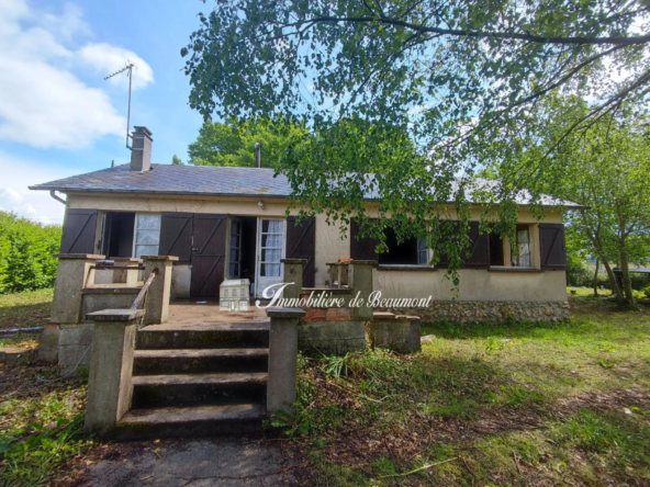Maison à rénover de plain-pied à Beaumont Le Roger avec terrain de 1942 m²