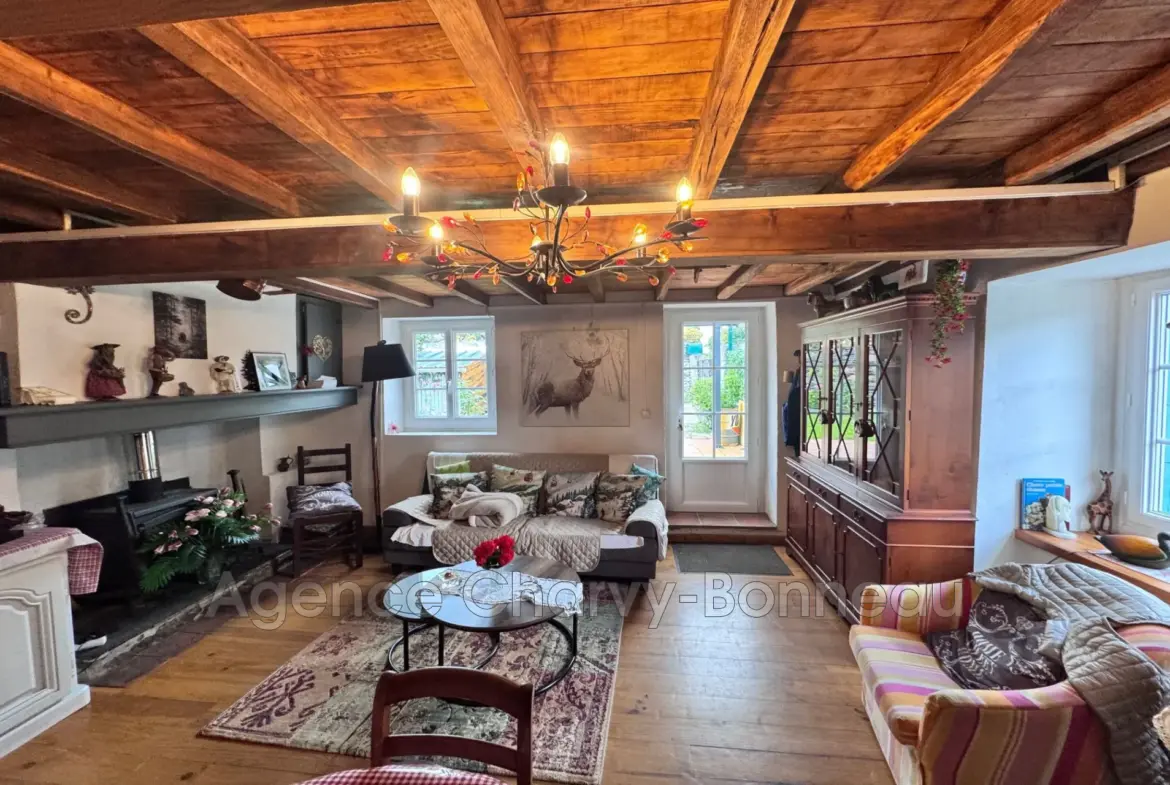 Maison de village rénovée de 70 m² avec jardin à Orgibet 