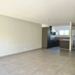 Maison neuve 90 m² avec terrasse et stationnement à Saint-Mitre-les-Remparts