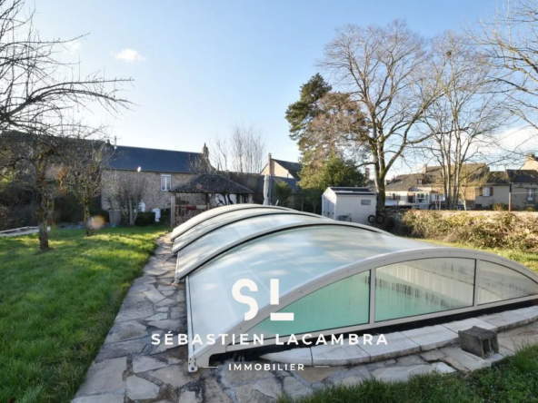 Maison en pierre rénovée avec piscine et terrain arboré à Lédergues dans l'Aveyron