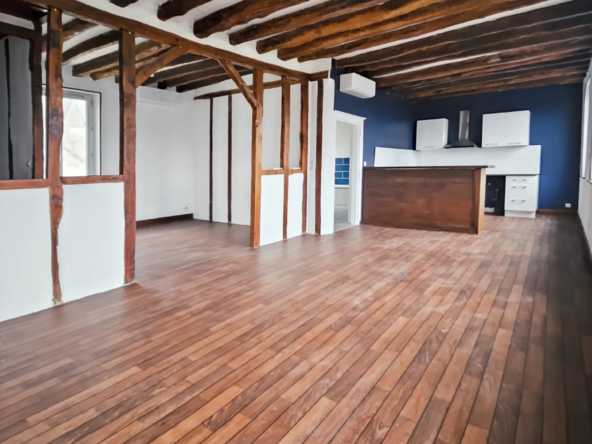 Superbe duplex rénové de 95 m² à Les Andelys avec terrasse et parking privé
