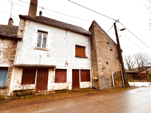 Maison de village à vendre à Dornecy (58) pour 40 000 € - Opportunité d'investissement