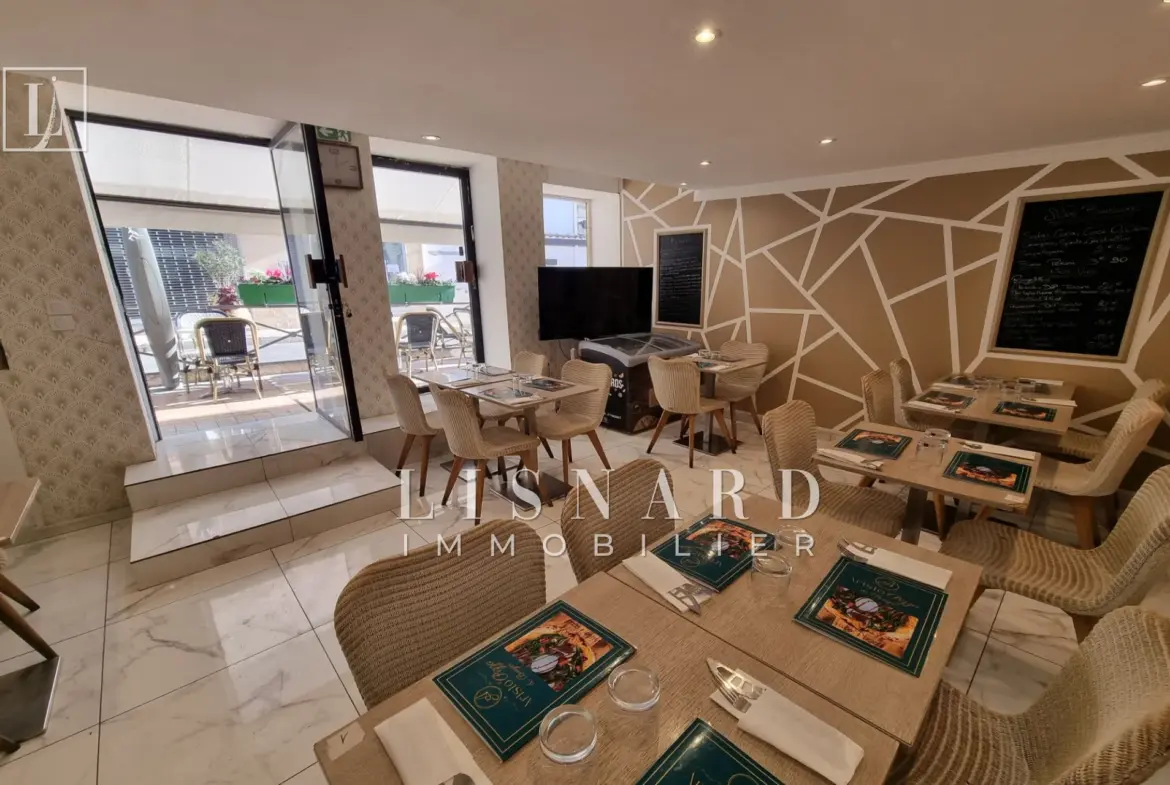Fonds de commerce de pizza/snack à Vallauris, emplacement idéal avec matériel complet 