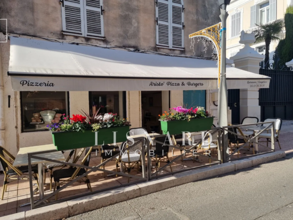 Fonds de commerce de pizza/snack à Vallauris, emplacement idéal avec matériel complet