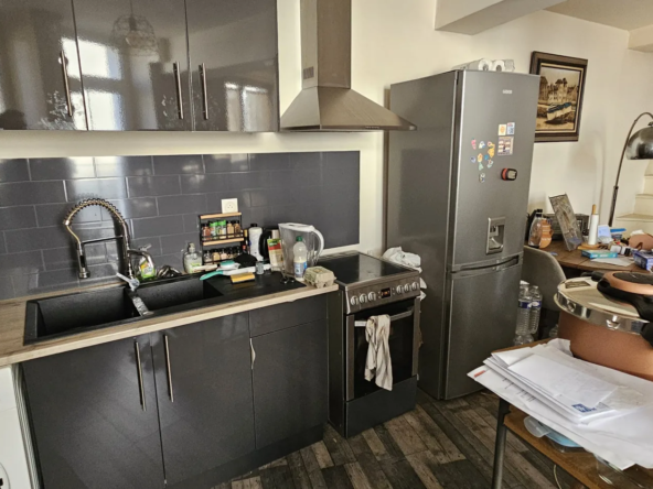 Maison de village à vendre à Vermenton (89270) avec 2 chambres et espace pratique
