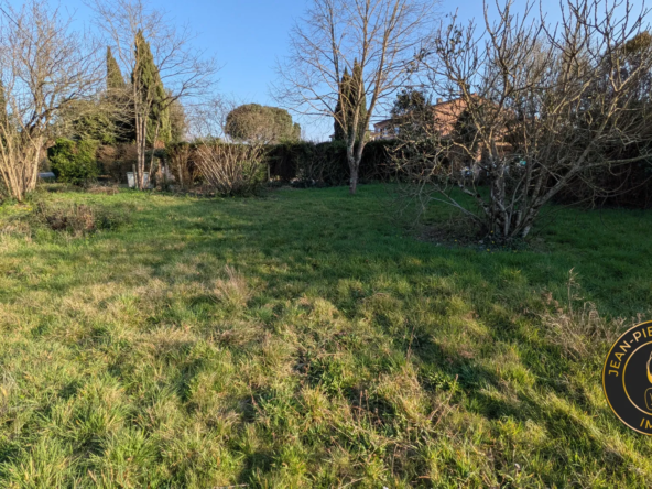 Terrain constructible de 734 m² à Cintegabelle prêt à construire