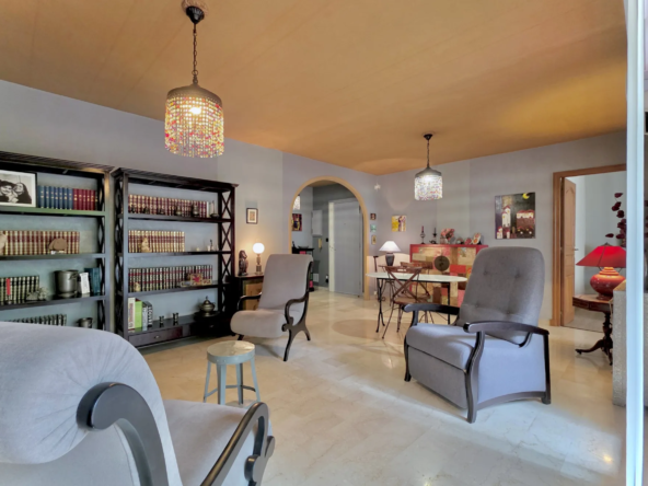 Appartement traversant 4 pièces avec terrasse et cave à Montpellier