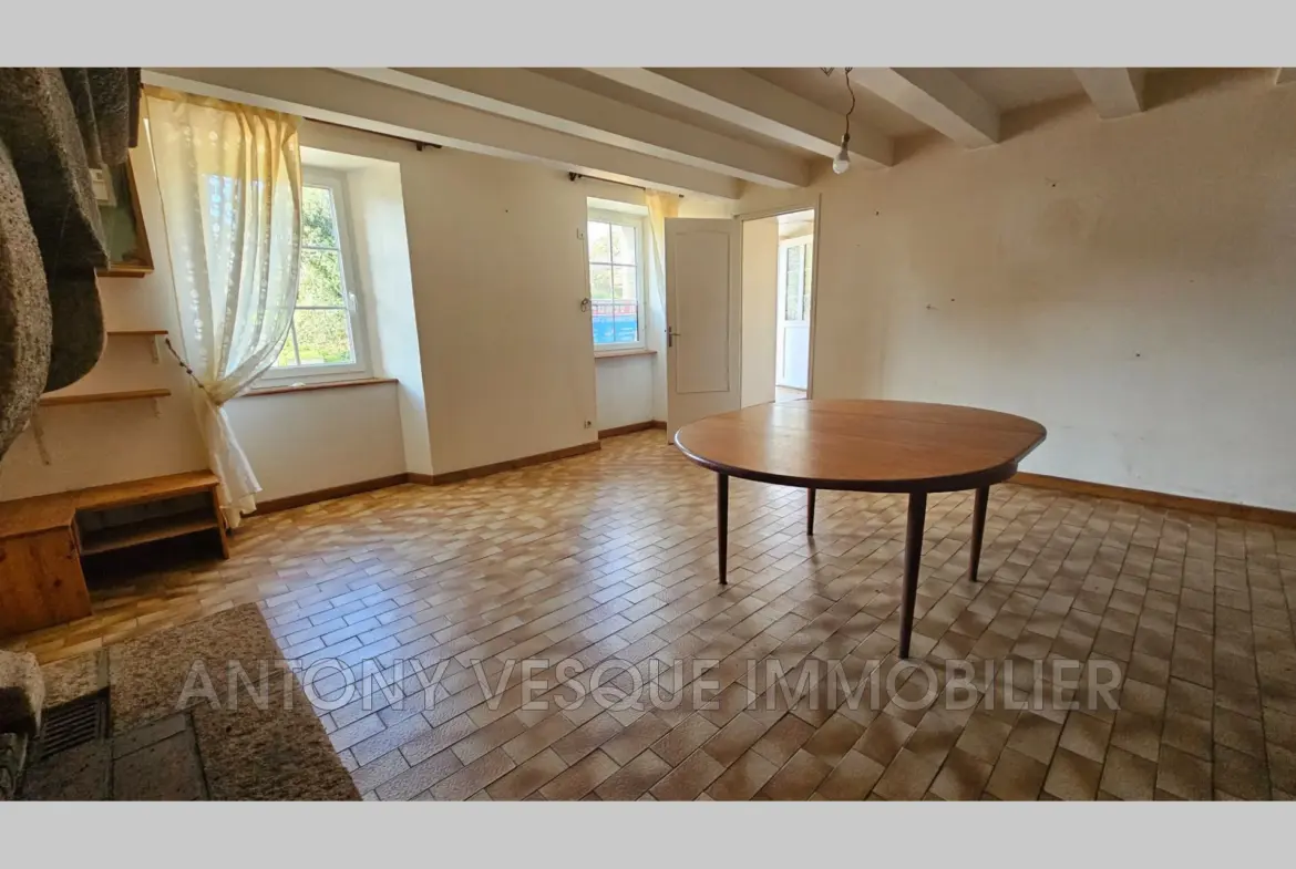 Maison ancienne en pierre à vendre près de Coutances et Saint-Lô avec 3 chambres 