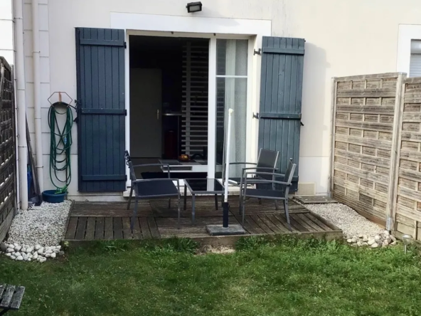 Achat maison mitoyenne à Saint Pierre du Perray avec jardin et garage
